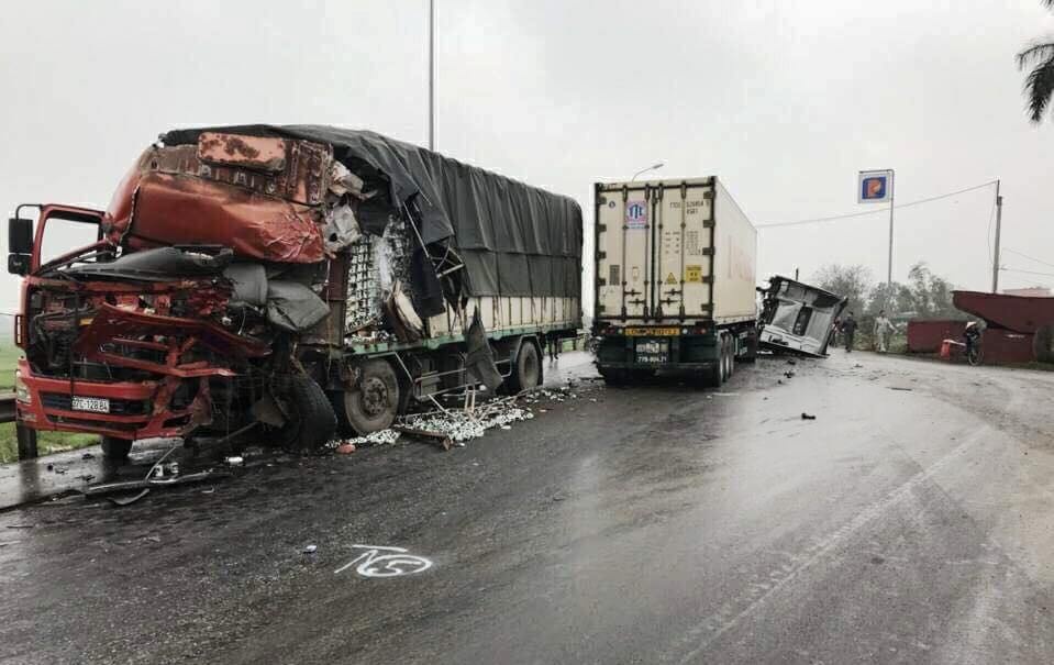 hai xe ôtô đối đầu ảnh 2 hai xe oto doi dau anh 2