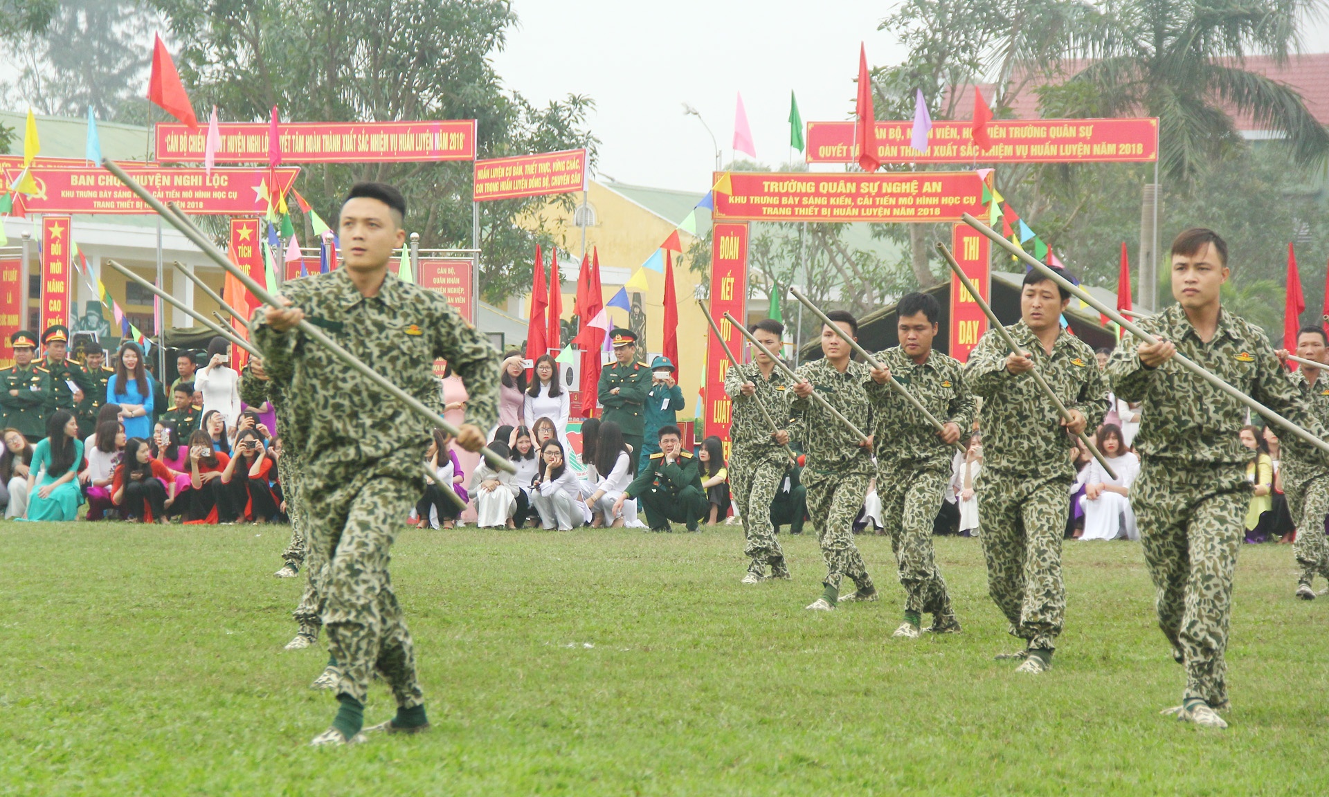 luc luong vu trang Nghe An bieu dien vo thuat anh 4