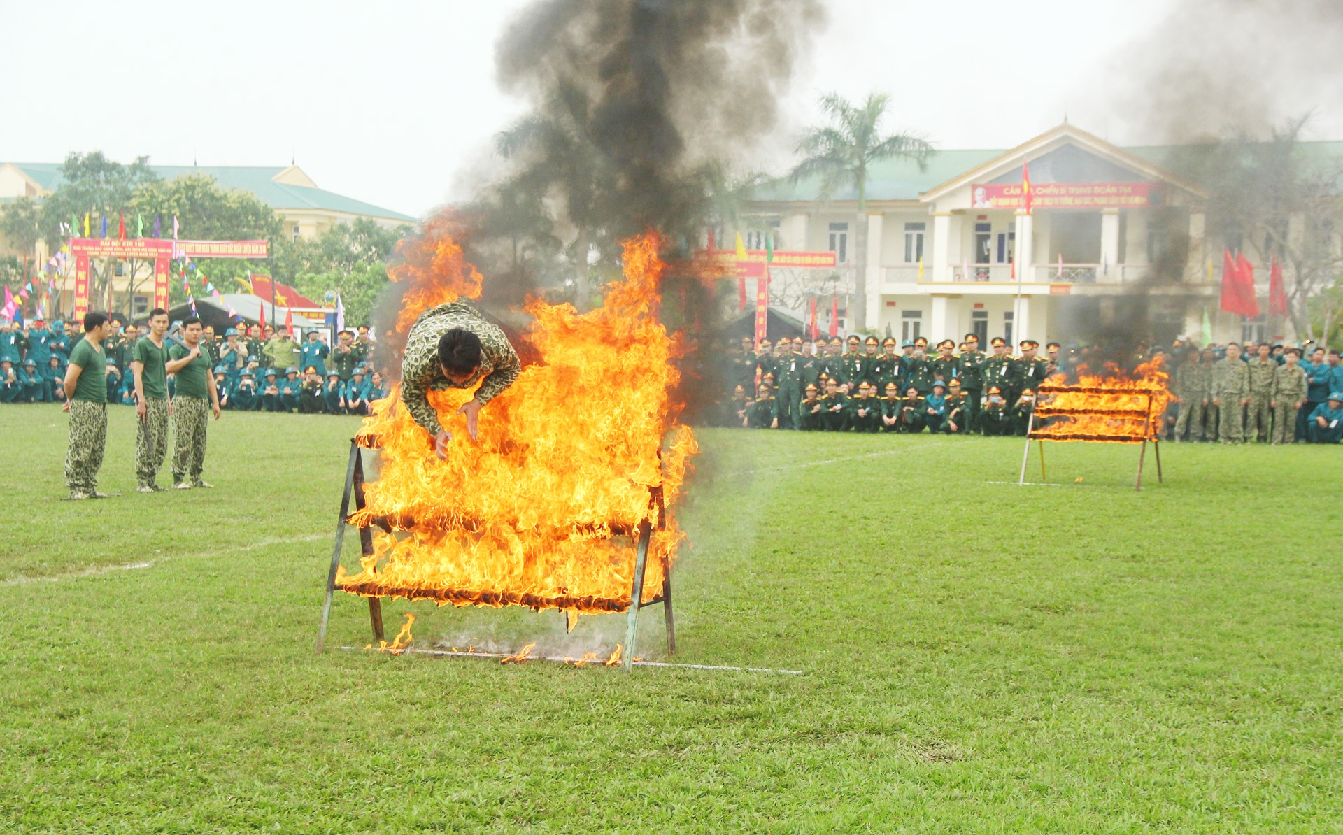 luc luong vu trang Nghe An bieu dien vo thuat anh 5