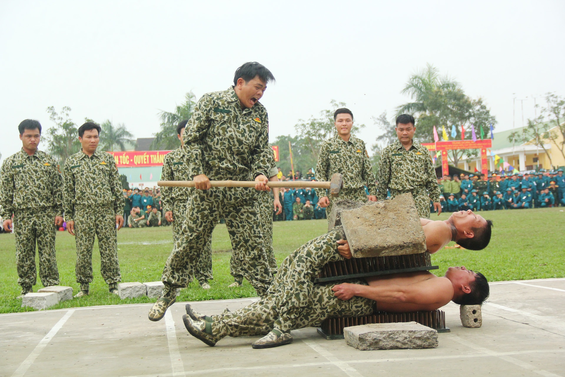 luc luong vu trang Nghe An bieu dien vo thuat anh 13
