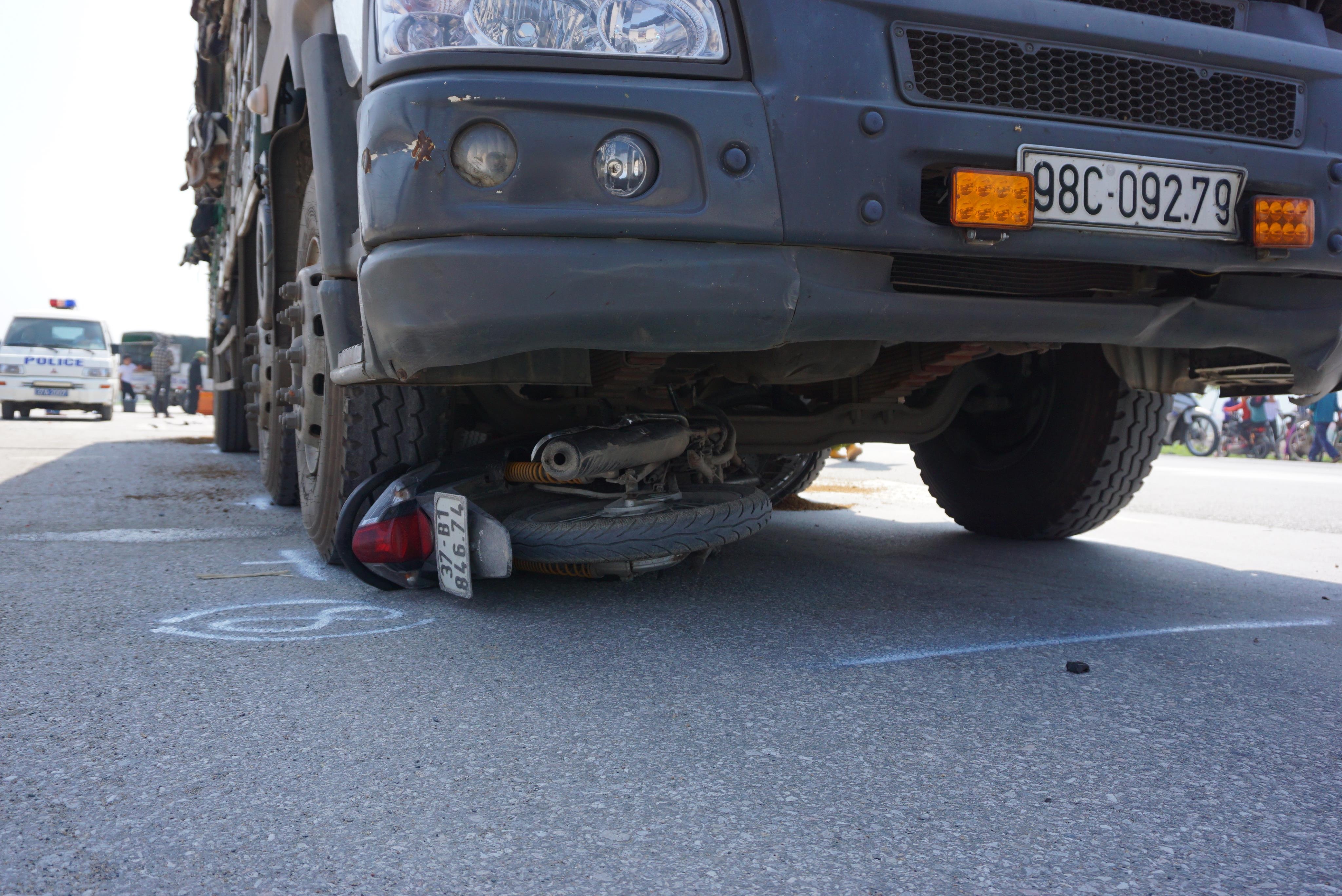 oto dam xe may anh 2