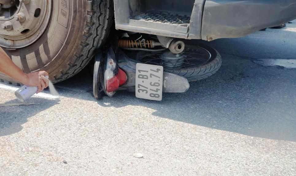 Oto tai keo xe may 30 m, hai anh em ruot tu vong hinh anh