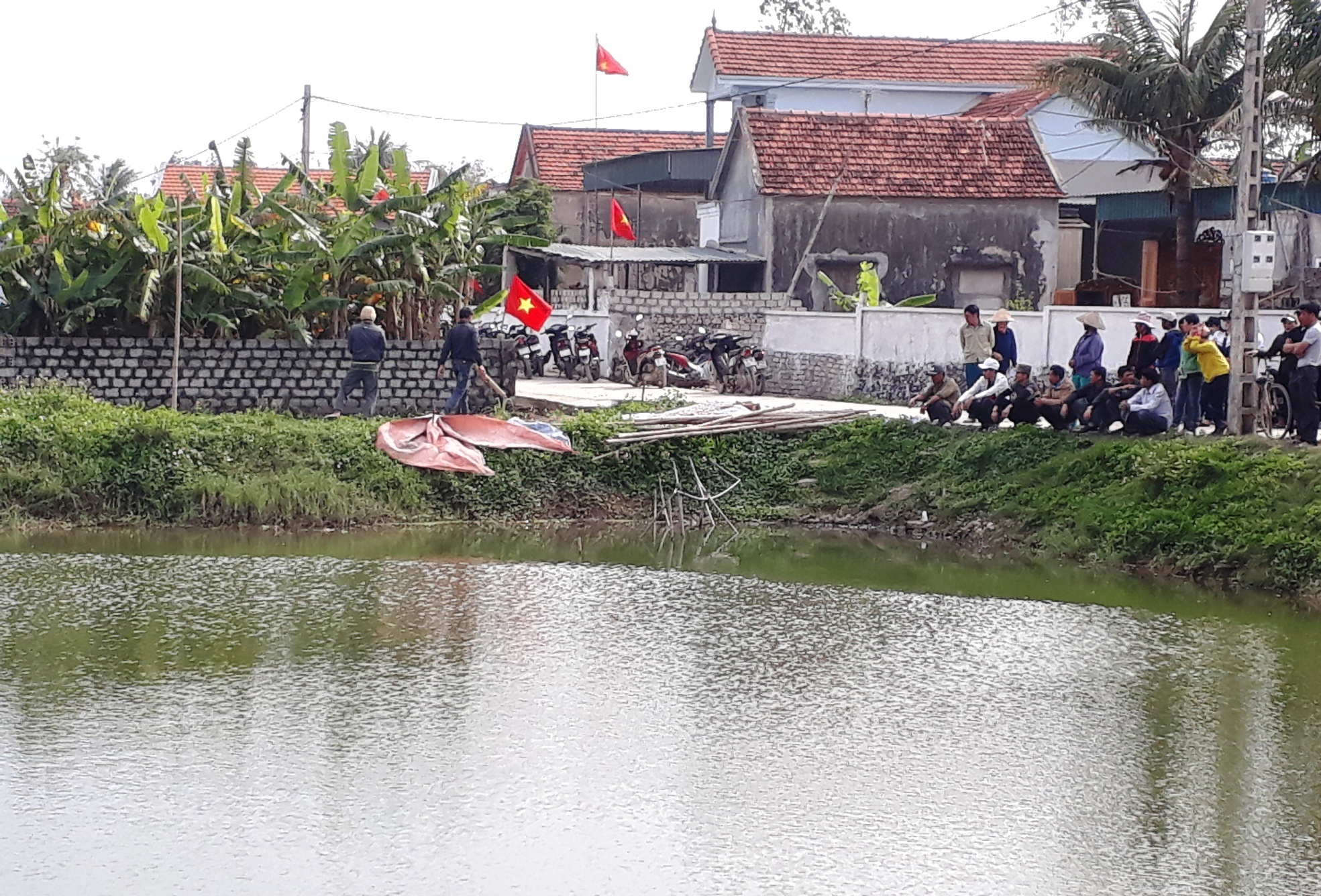 nữ sinh nhảy hồ tự tử ảnh 1 nu sinh nhay ho tu tu anh 1