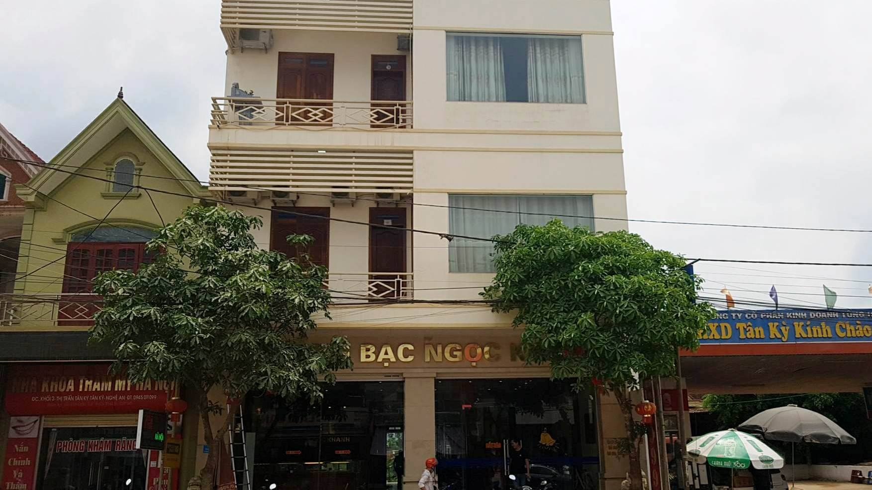 trộm đột nhập tiệm vàng ảnh 2 trom dot nhap tiem vang anh 2