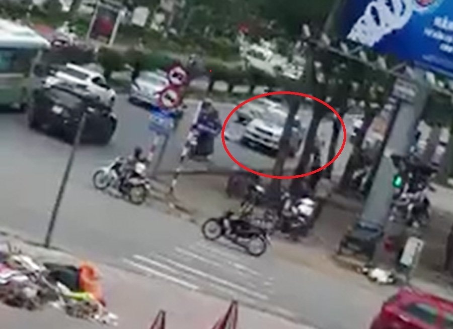 Loi khai cua tai xe cai nhau voi vo roi lui xe gay chet nguoi hinh anh