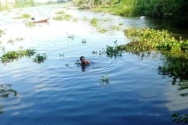 say chan duoi nuoc mat tich anh 1