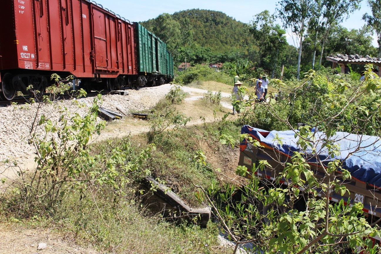Tau hoa tong xe ben anh 1