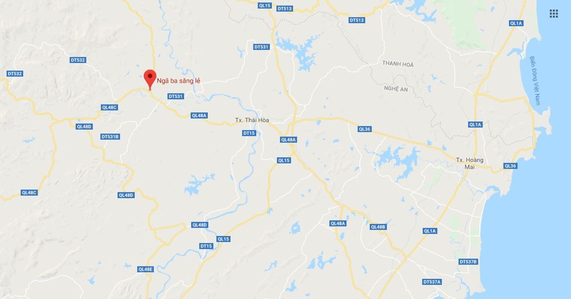 xe tai lao vao nha dan anh 3