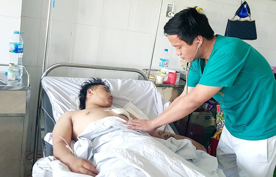 Cuu song nam thanh nien 18 tuoi bi dam thung tim, chet lam sang hinh anh