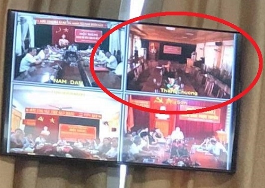 Can bo huyen bo ve giua cuoc hop truc tuyen hinh anh