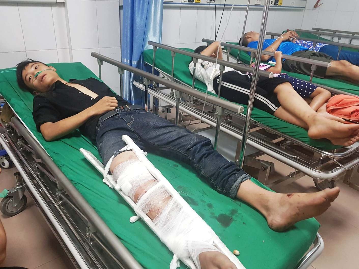 lat xe khach giuong nam anh 2