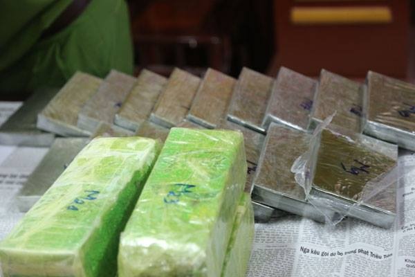 Xe bán tải chở hàng chục bánh heroin ảnh 1 Xe ban tai cho hang chuc banh heroin anh 1