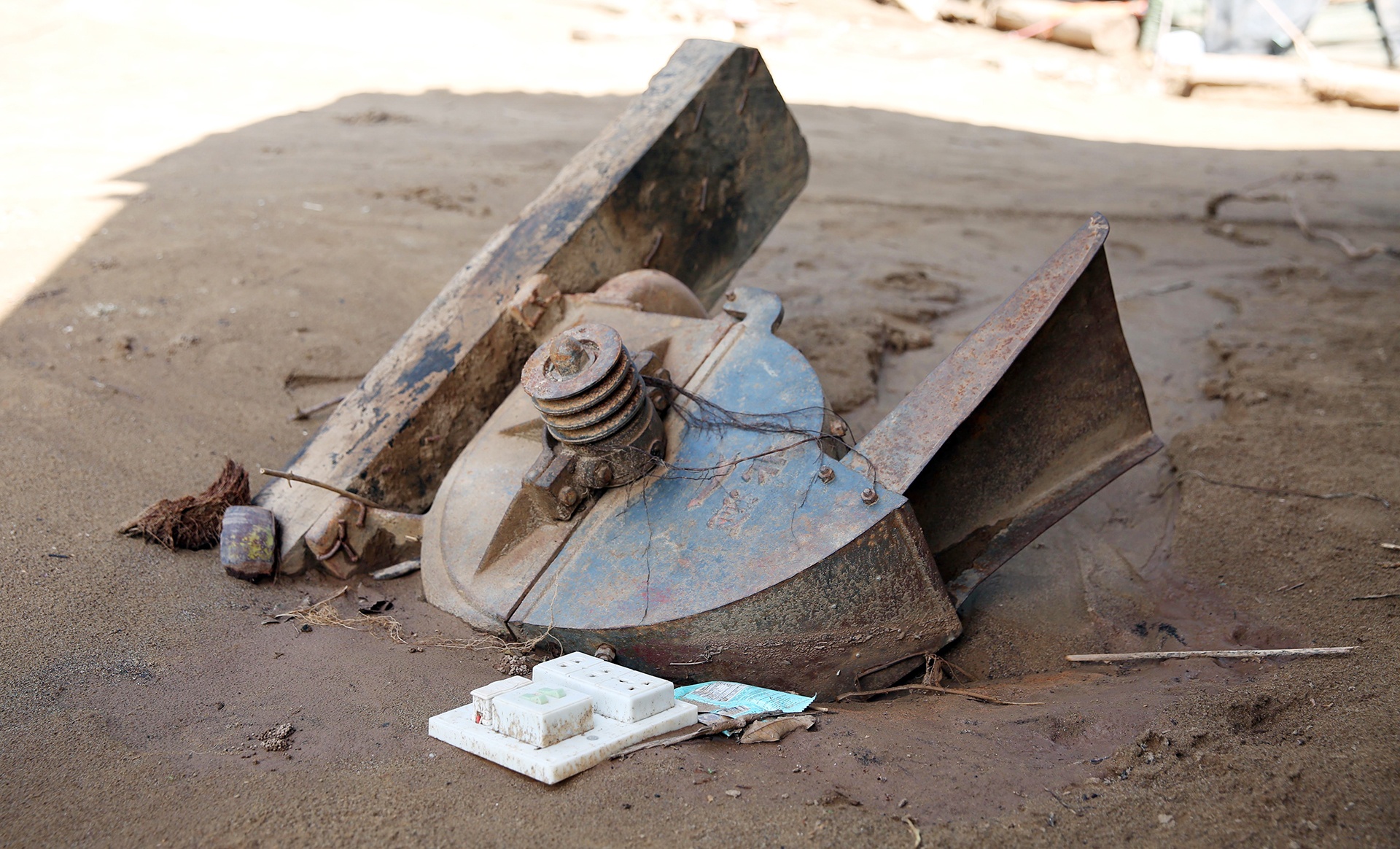 ban lang tan hoang sau mua lu anh 7