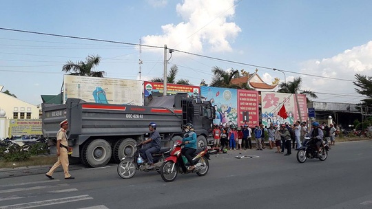 xe ben đâm xe máy ảnh 2 xe ben dam xe may anh 2