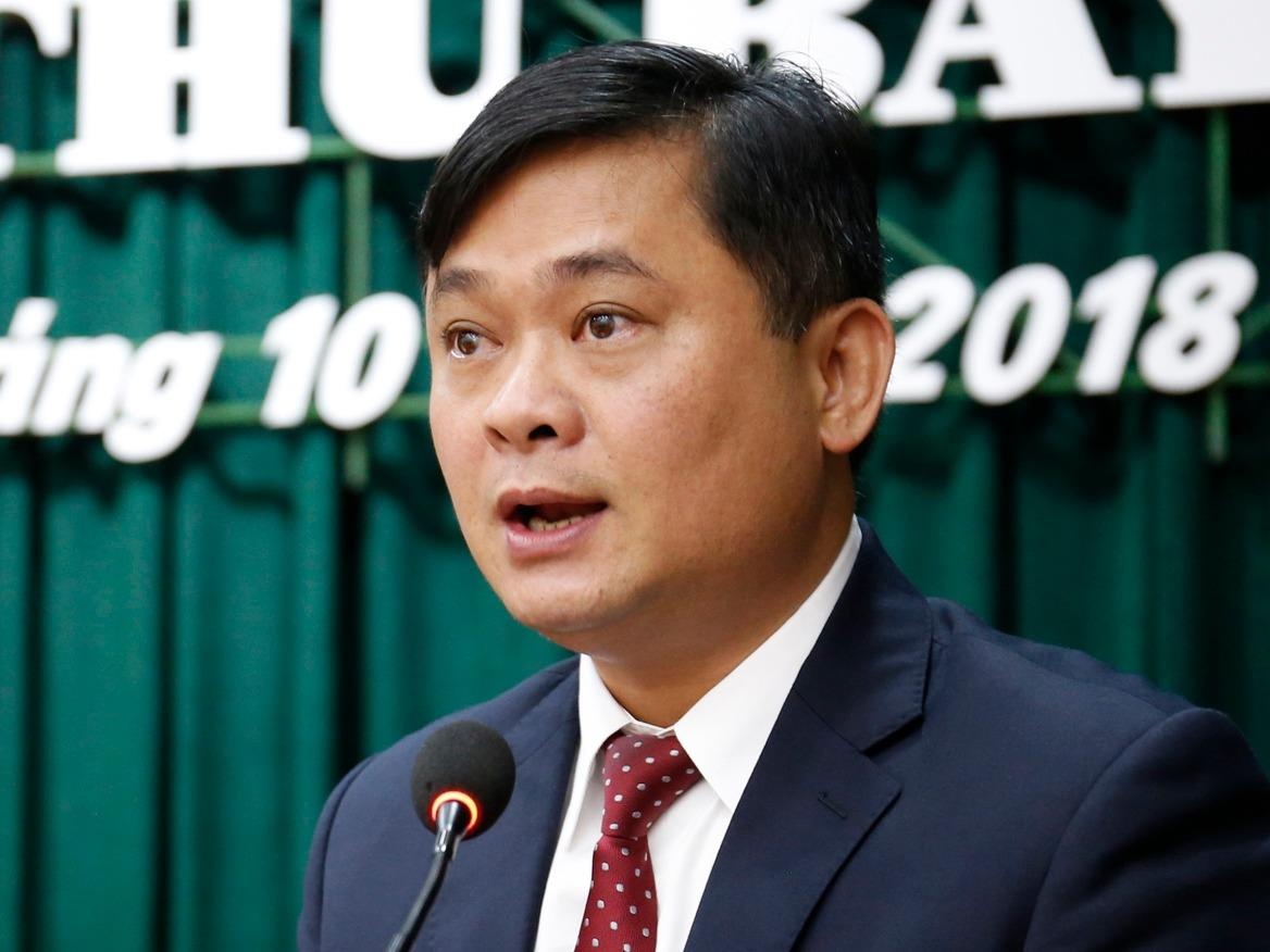 Nghe An co tan Chu tich UBND tinh 42 tuoi hinh anh