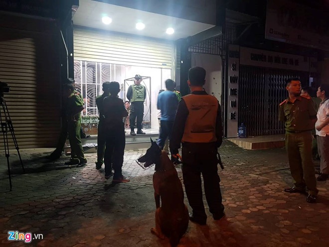 ôm lựu đạn cố thủ trong nhà  ảnh 2 om luu dan co thu trong nha anh 2