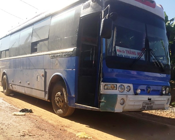 Nu sinh 17 tuoi bi xe dua don can tu vong khi di hoc hinh anh