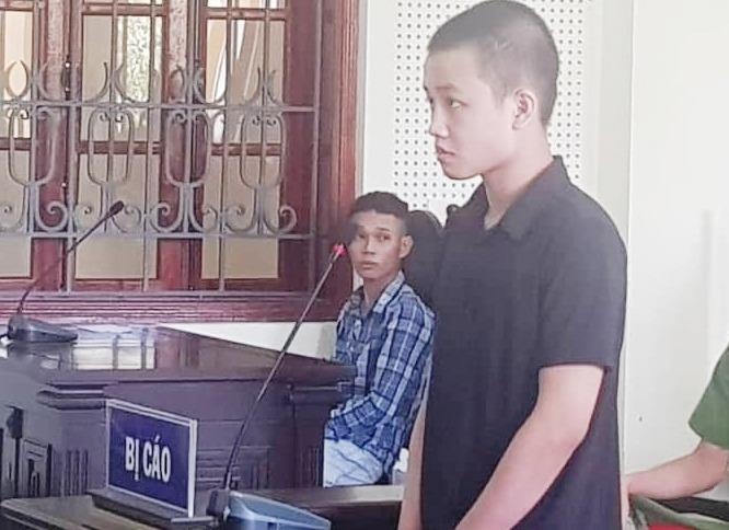 10X linh 3 nam tu vi tong oto vao nguoi co mau thuan hinh anh