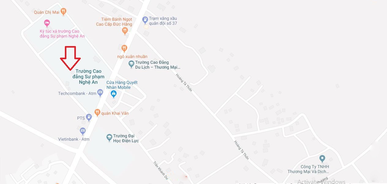 nu sinh bi bong trong le hoi Halloween anh 2