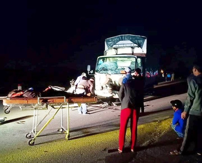 2 tai nan, 4 nguoi tu vong trong vong 40 phut o Nghe An hinh anh