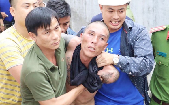 Ke nem con trai tu noc nha xuong dat bi bat giu hinh anh
