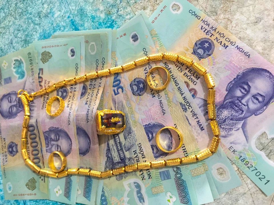 thuc hu thay giao tra tien anh 1