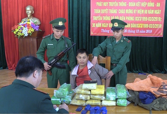 bắt người lào vận chuyển ma túy ảnh 1 bat nguoi lao van chuyen ma tuy anh 1