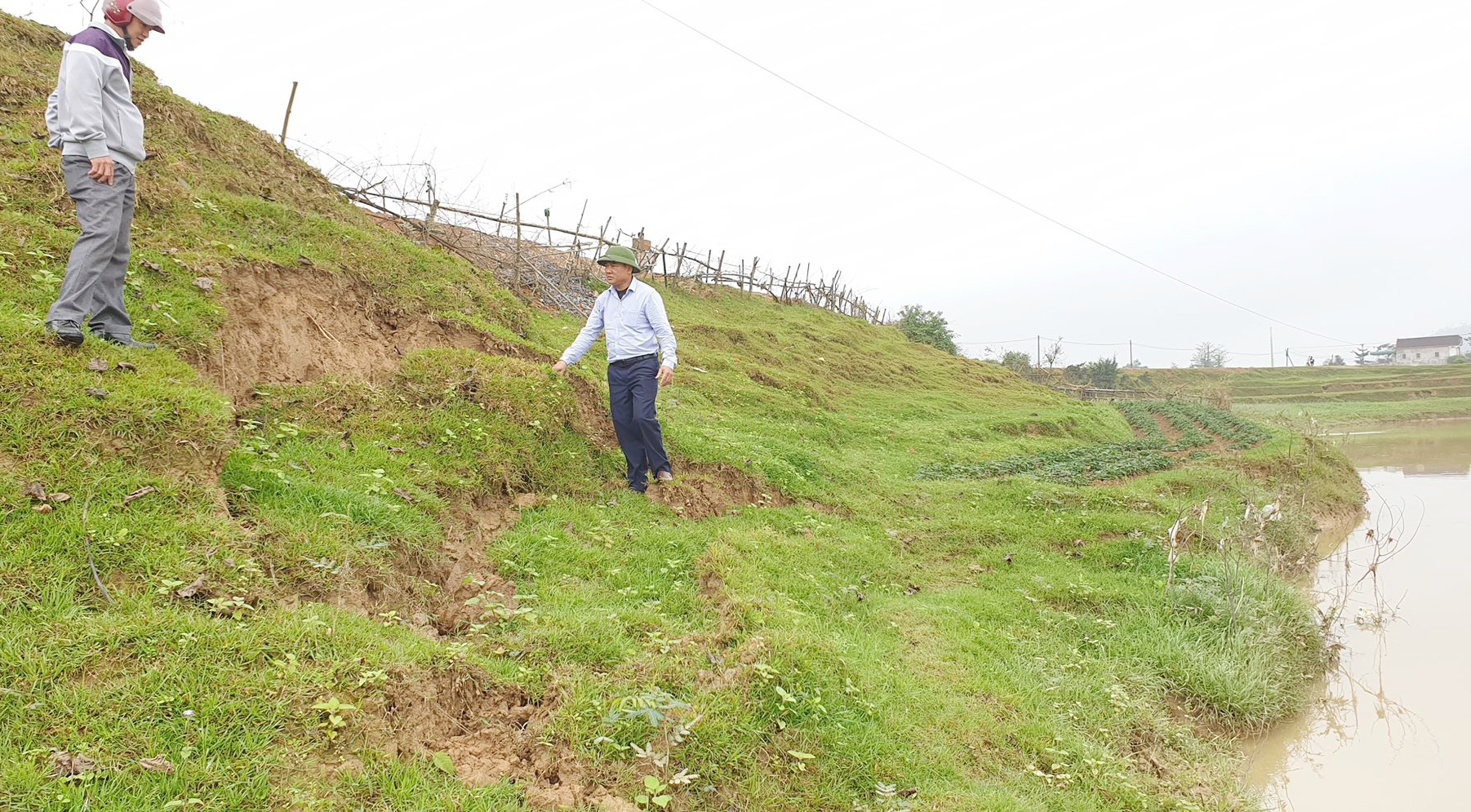 đường sạt lở chia cắt dân ảnh 2 duong sat lo chia cat dan anh 2