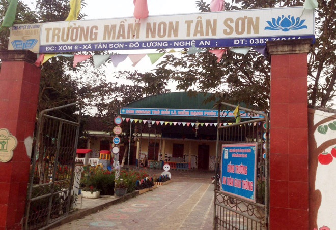 Be trai 3 tuoi tu vong o truong do vuong day co ao hinh anh