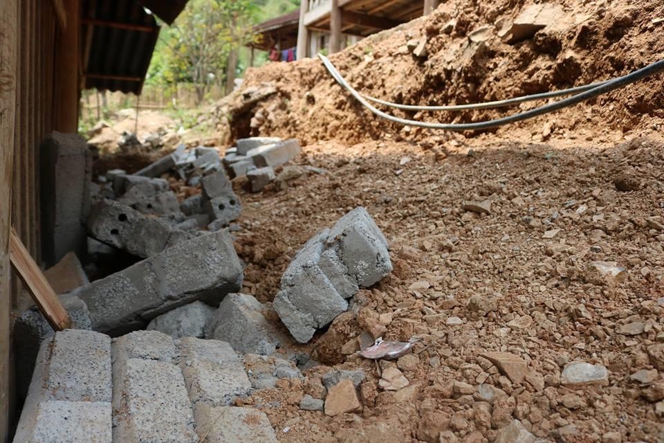 Sap ke chong sat lo, 3 phu nu va mot be trai nhap vien hinh anh