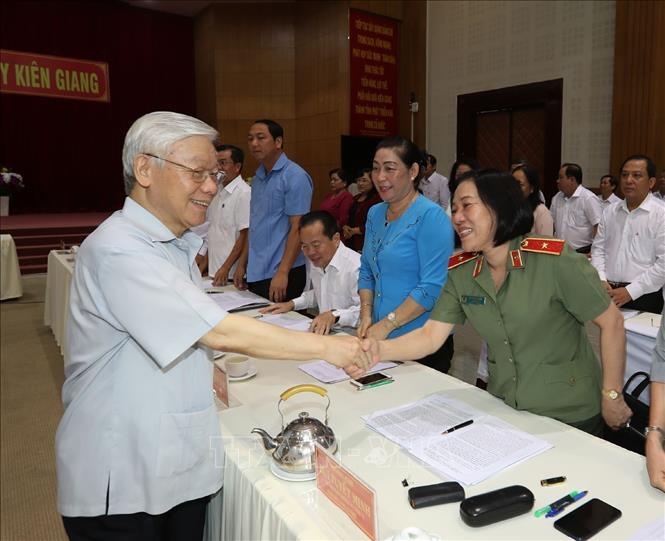 Tong Bi thu,  Chu tich nuoc lam viec voi tinh Kien Giang anh 3