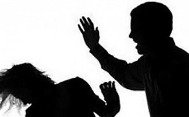 Mot thai phu bi nhot, tra tan den say thai hinh anh