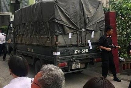 Hang xom bat ngo khi canh sat phat hien 600 kg ma tuy o nha ong Phi hinh anh