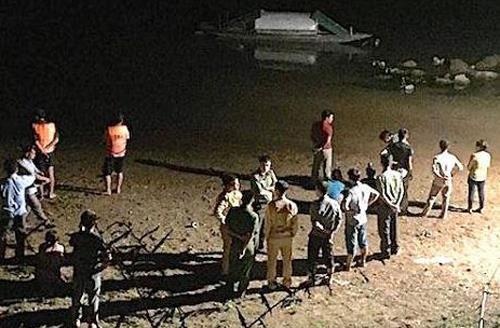 3 em nho mat tich khi tam song o Nghe An hinh anh