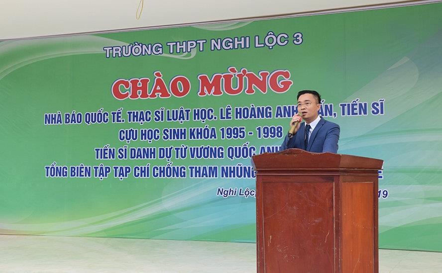 Nhà báo quốc tế Lê Hoàng Anh Tuấn ảnh 1 Nha bao quoc te Le Hoang Anh Tuan anh 1