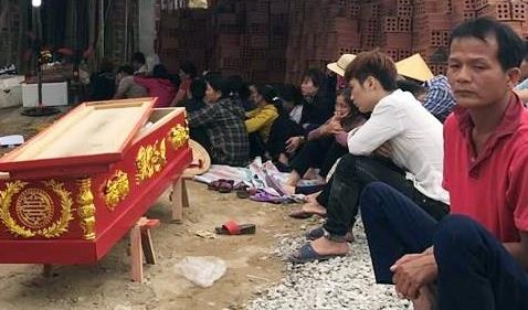 Khoi to ke dung xeng doat mang nguoi vay tien hinh anh