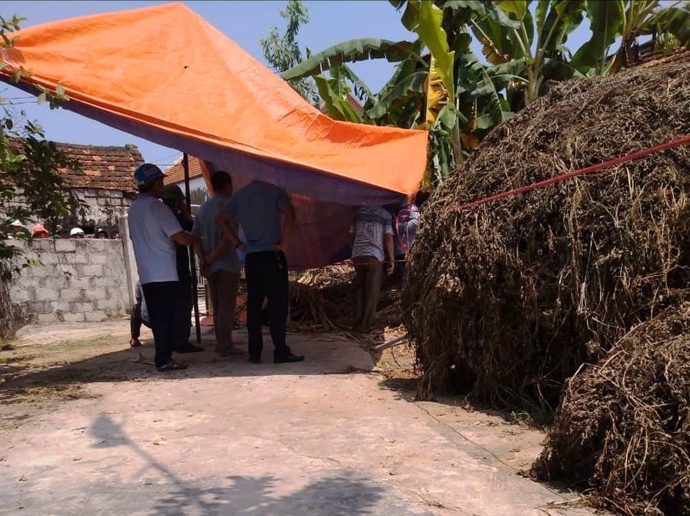 Tam giu nghi pham dung dao cua co 2 nguoi hinh anh