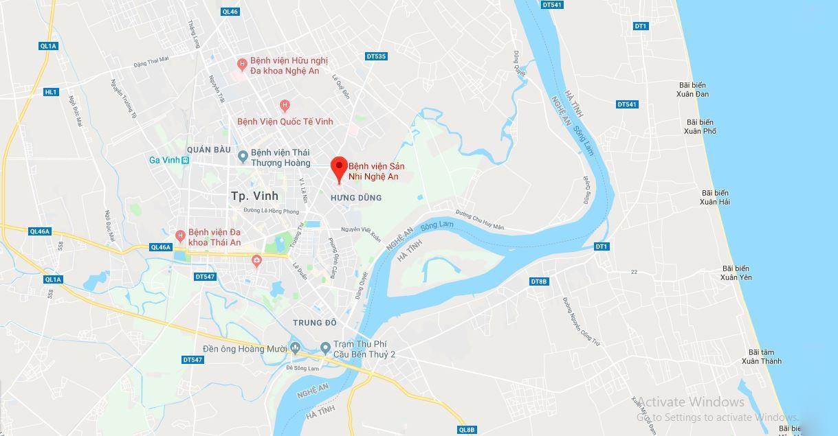 be trai 4 tuoi bi cuon tay vao may ep mia anh 2