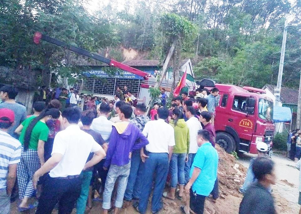 thợ đào giếng bị vùi lấp ảnh 1 tho dao gieng bi vui lap anh 1