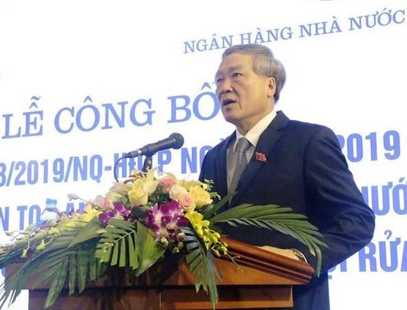 Luong chi 8 trieu, dua vo 10 ty: Vo pham toi rua tien hinh anh