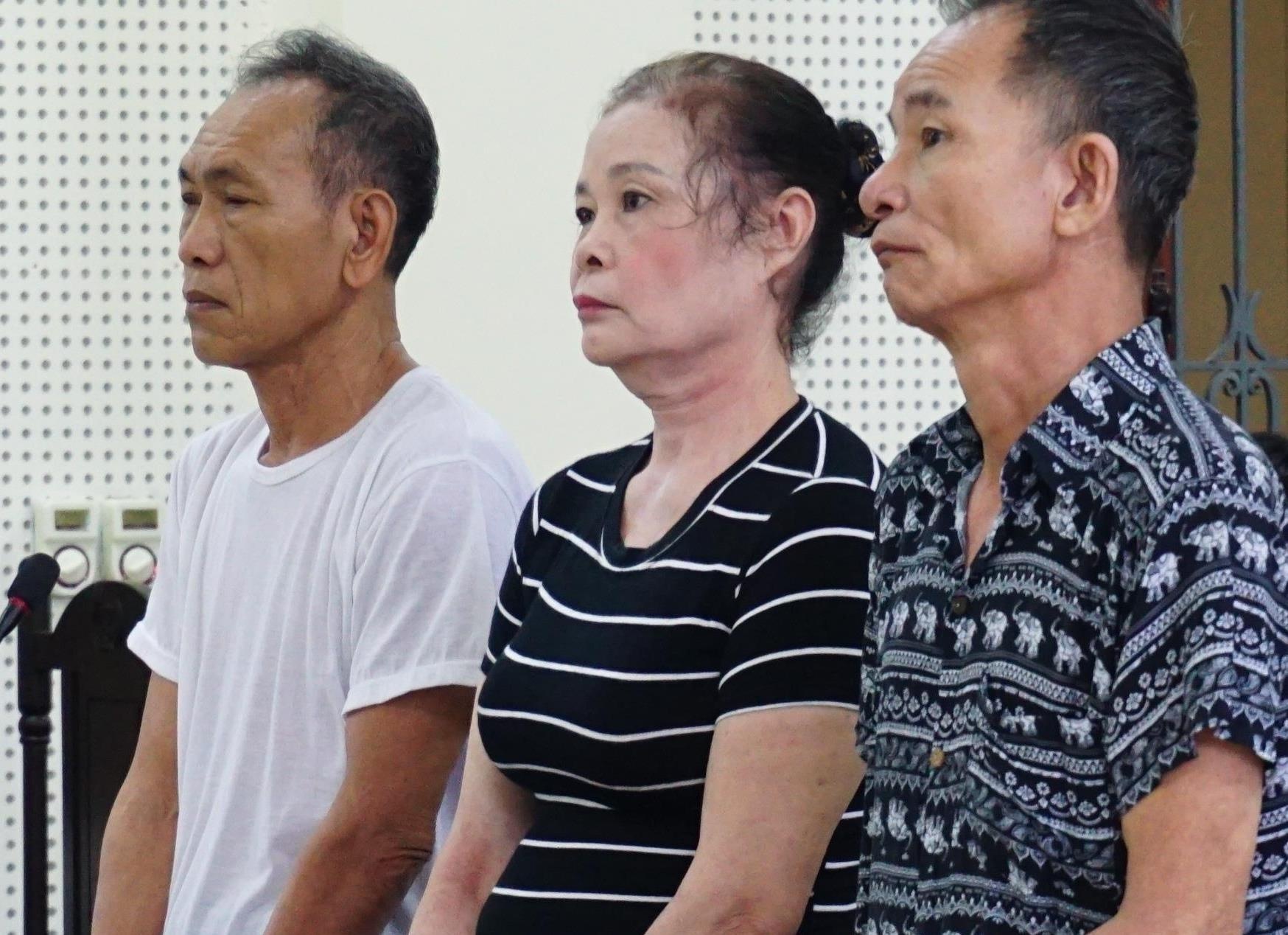 Nhom lua hon 300 cuu chien binh, thanh nien xung phong linh an hinh anh