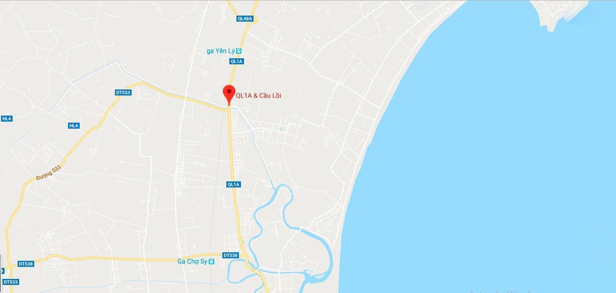 oto cho khach dam duoi container anh 3