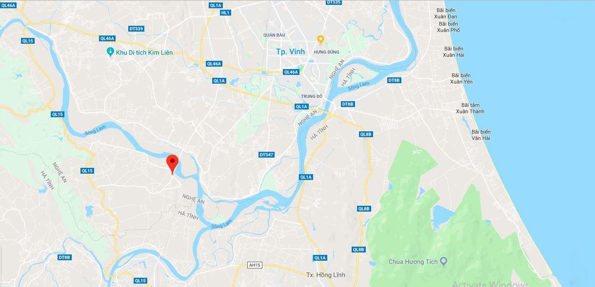 oto cho cong nhan may bi lat anh 2