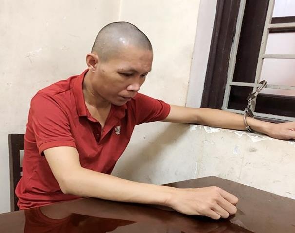 Ten trom ca gan vao khu cong nghiep trom may ui dem ban hinh anh