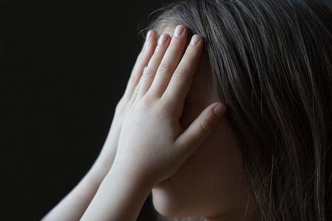 Bat tam giam ke xam hai tinh duc thieu nu tuoi 15 hinh anh