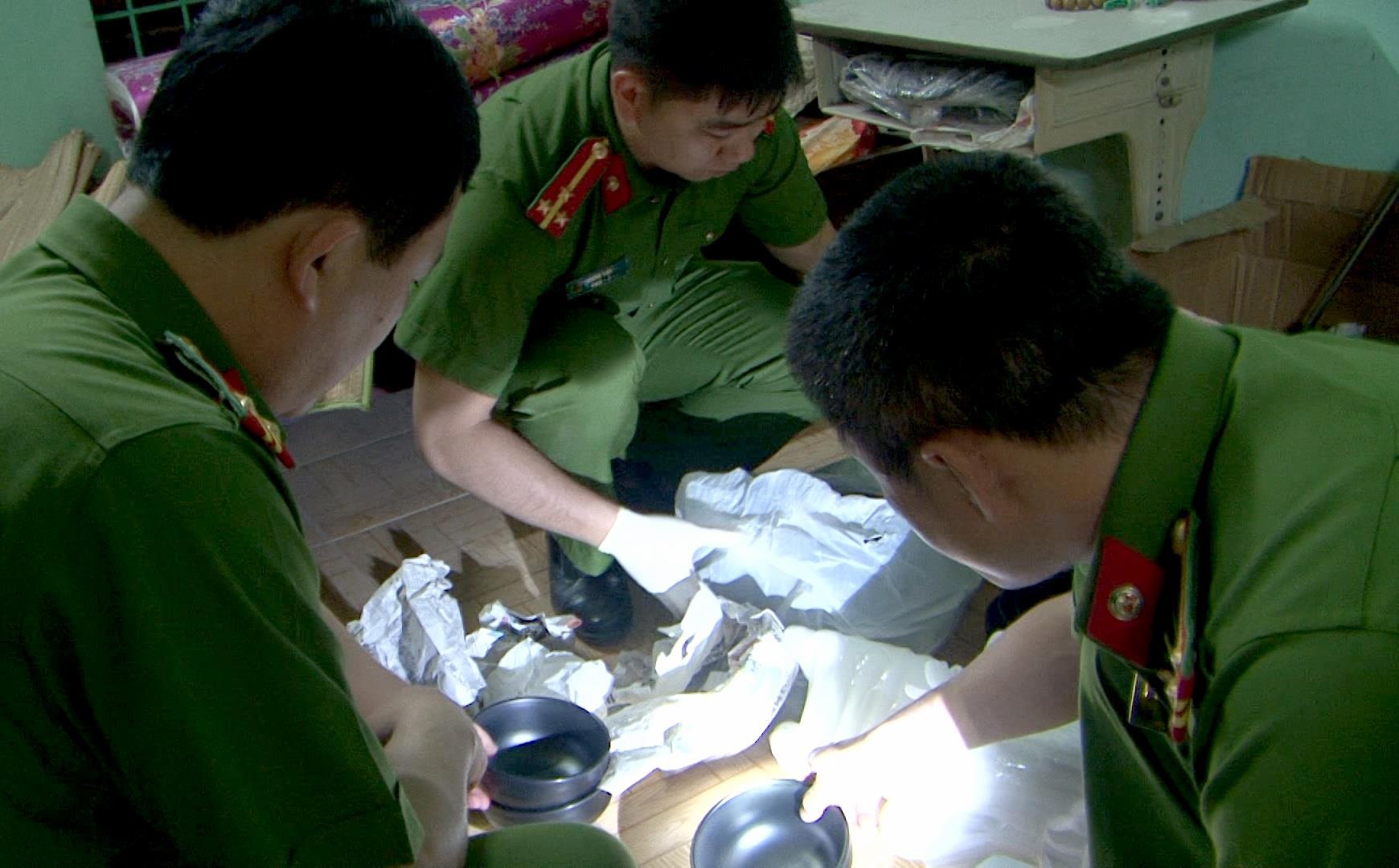 Con trai danh chet bo, gia dinh khai bao nan nhan bi tai nan hinh anh