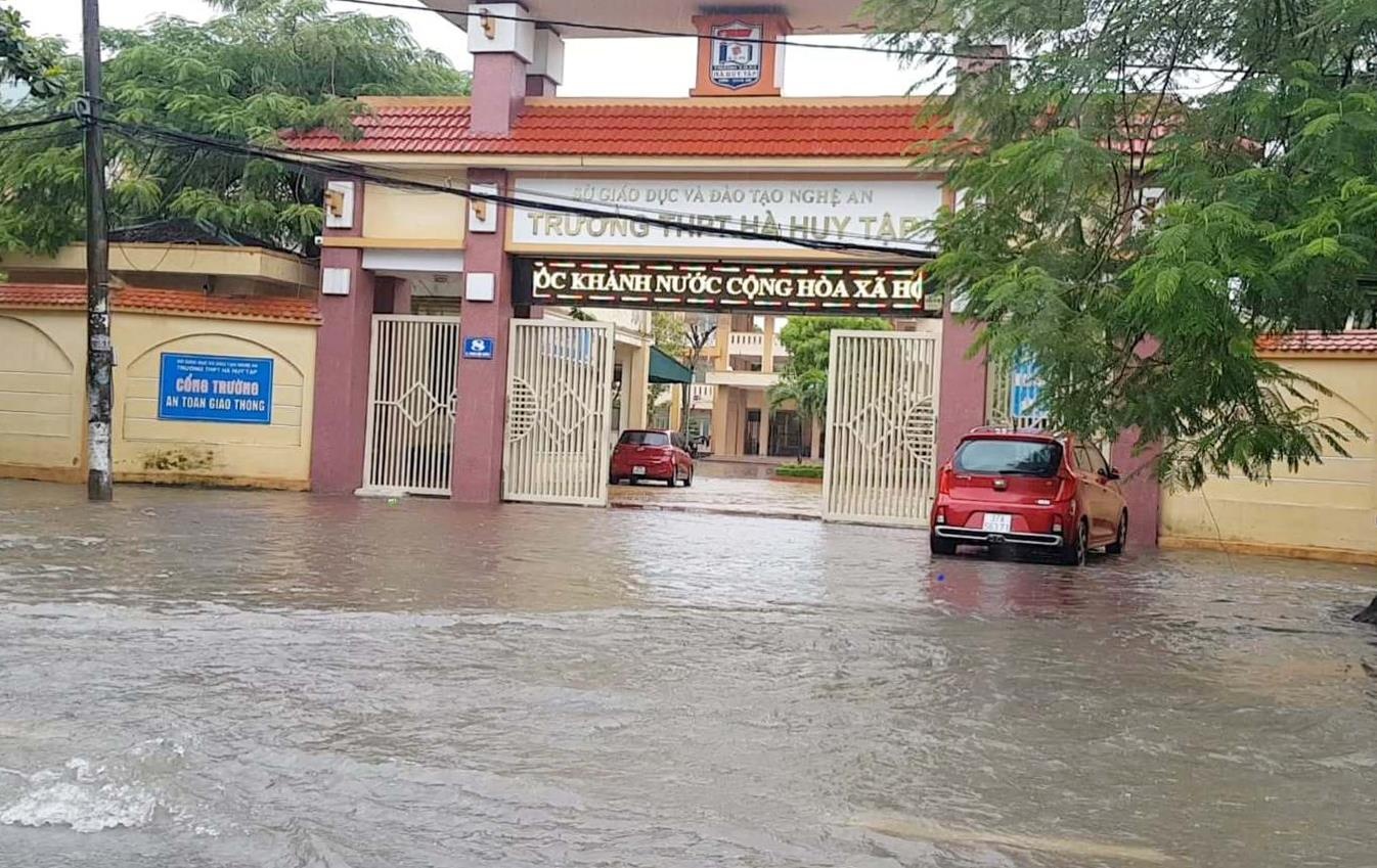 Nghe An yeu cau rut ngan le khai giang de ung pho mua lu hinh anh
