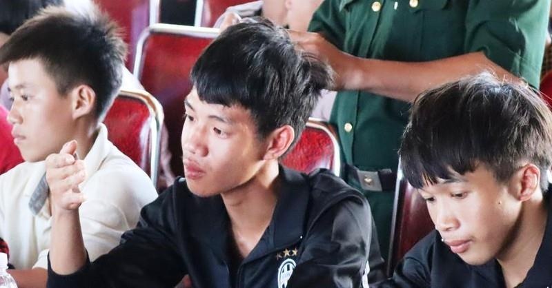 Nghe tin anh trai mat tich tren bien, em gai soc tu vong hinh anh