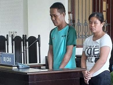 Hai vo chong ngoi tu vi ban thieu nu sang Trung Quoc hinh anh