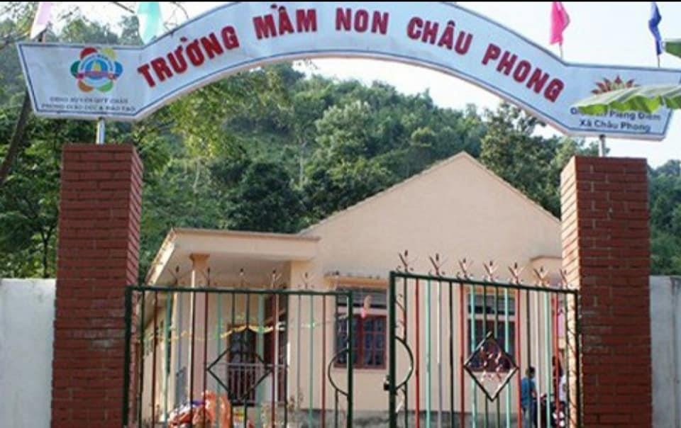 Chu tich huyen noi ve nghi van nu hieu truong tu tu vi bi ep thoi chuc hinh anh